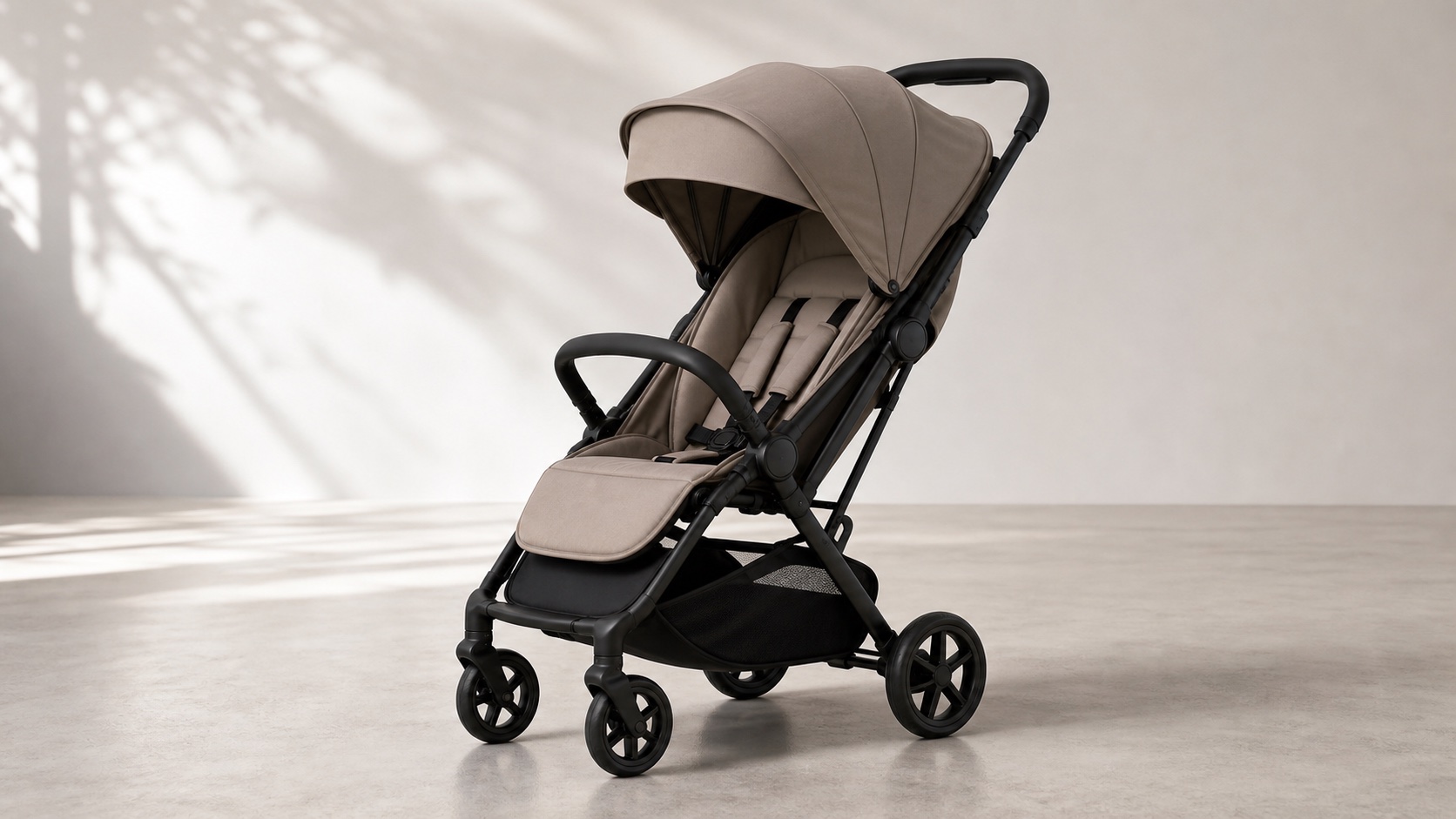 Kinderwagen urbaner Lifestyle | Rewarx Studio AI Shopify Ablaufbild Kinderwagen urbaner Lifestyle | Rewarx Studio AI Shopify Ablaufbild